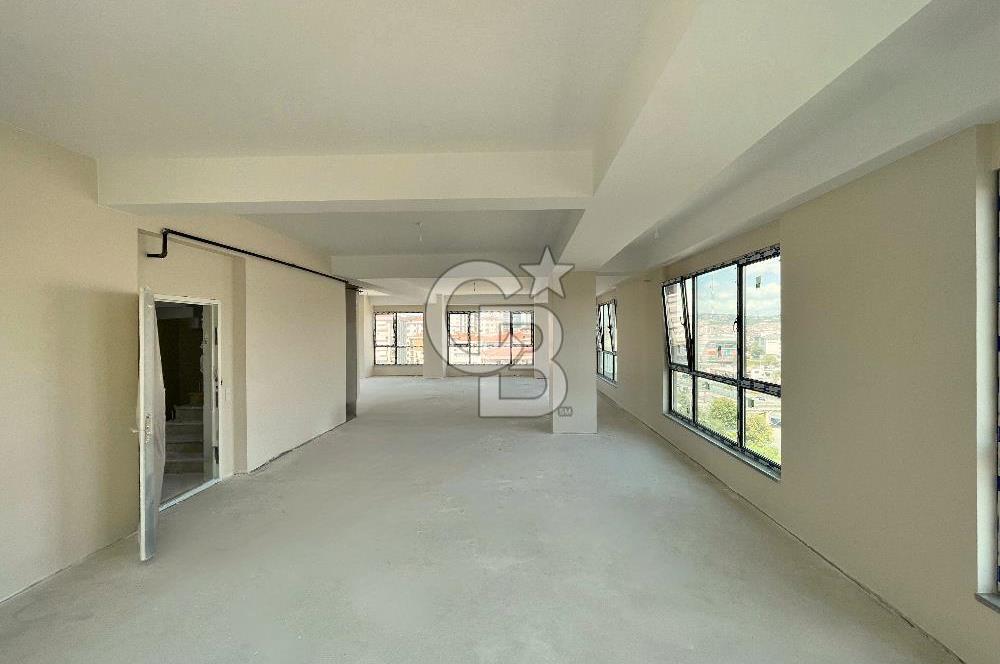 Sahrayıcedit E5'te Emsalsiz Konumda 2500m2 Kiralık Sıfır Plaza