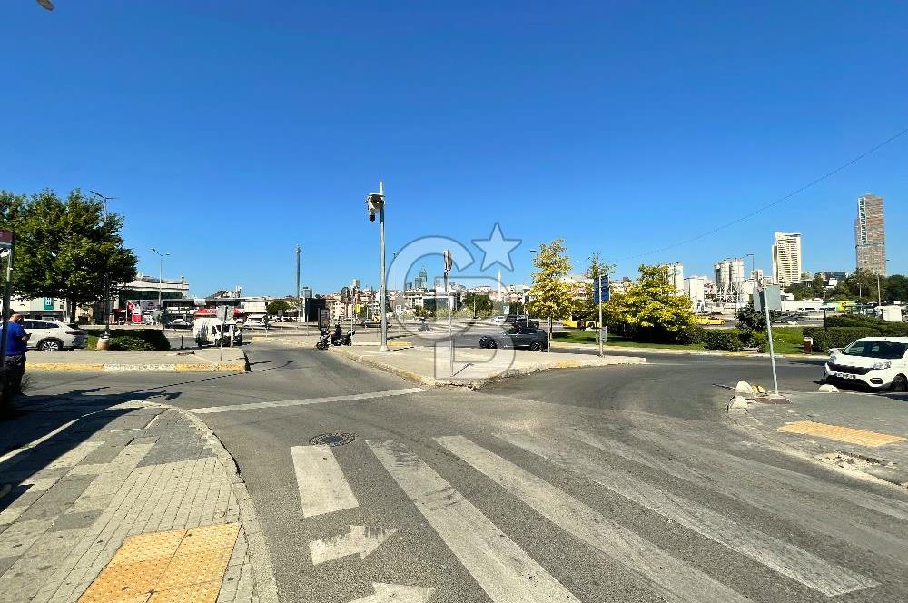 Sahrayıcedit E5'te Emsalsiz Konumda 2500m2 Kiralık Sıfır Plaza