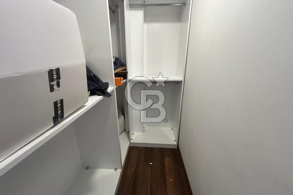 Fenerbahçe'de modern eşyalı şömineli 4+1 balkonlu daire
