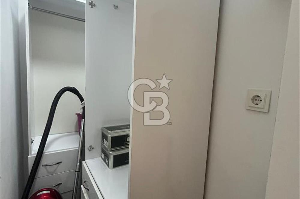Fenerbahçe'de modern eşyalı şömineli 4+1 balkonlu daire