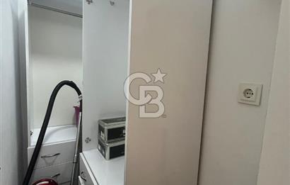 Fenerbahçe'de modern eşyalı şömineli 4+1 balkonlu daire