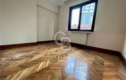 Caddebostan Plaj Yolun'da 4+1 Geniş ve Ferah Kiralık Daire