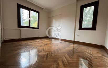 Caddebostan Plaj Yolun'da 4+1 Geniş ve Ferah Kiralık Daire