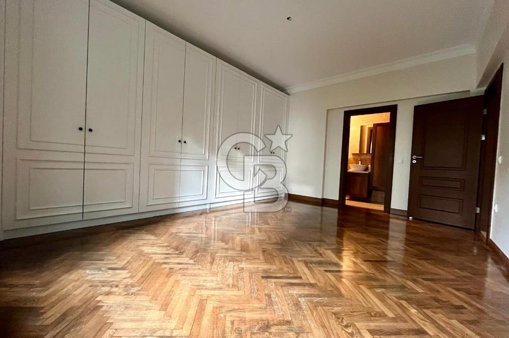 Caddebostan Plaj Yolun'da 4+1 Geniş ve Ferah Kiralık Daire