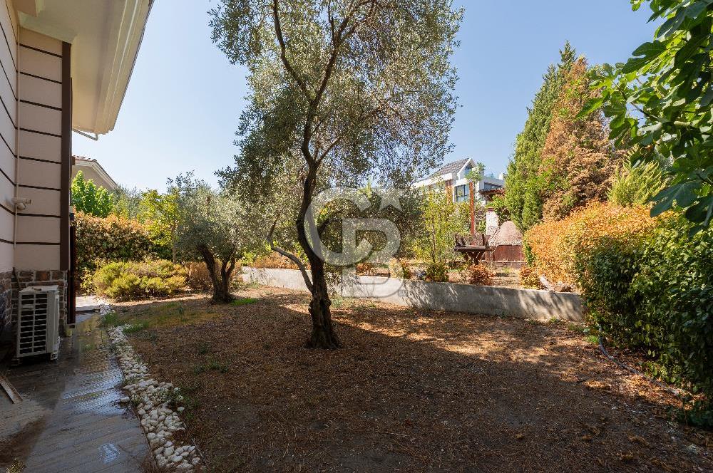 Kemalpaşa Villalar Bölgesinde 4+1 Triplex Villa