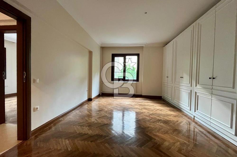 Caddebostan Plaj Yolun'da 4+1 Geniş ve Ferah Kiralık Daire