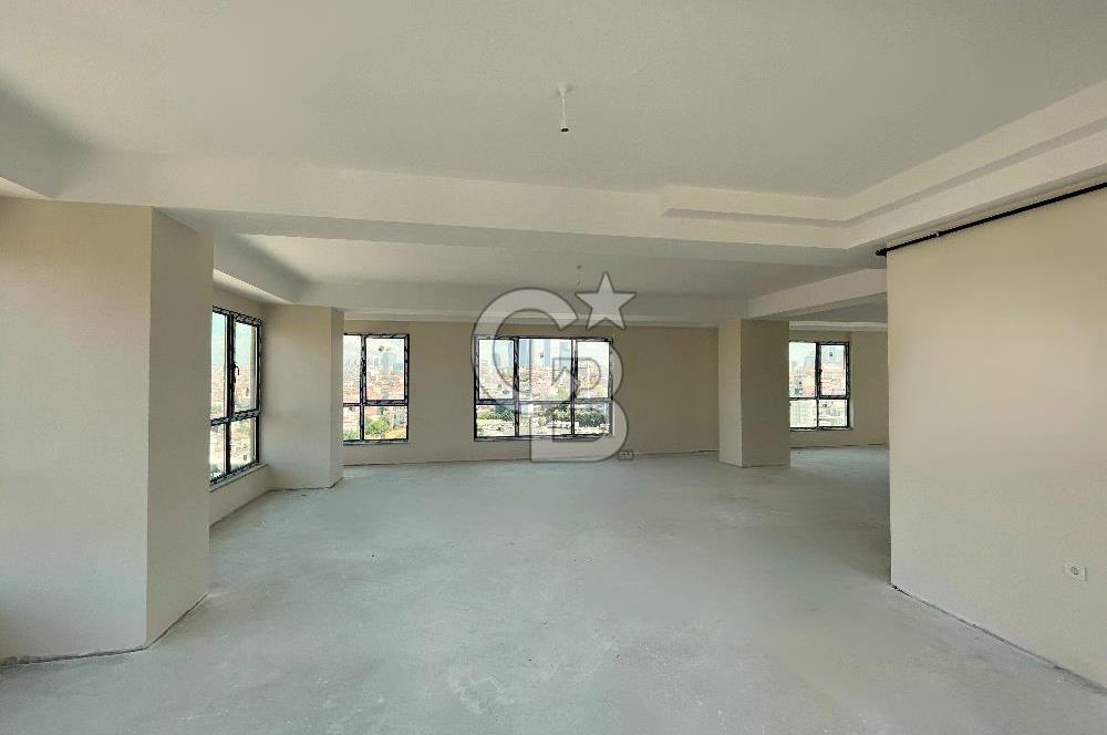 Sahrayıcedit E5'te Emsalsiz Konumda 2500m2 Kiralık Sıfır Plaza