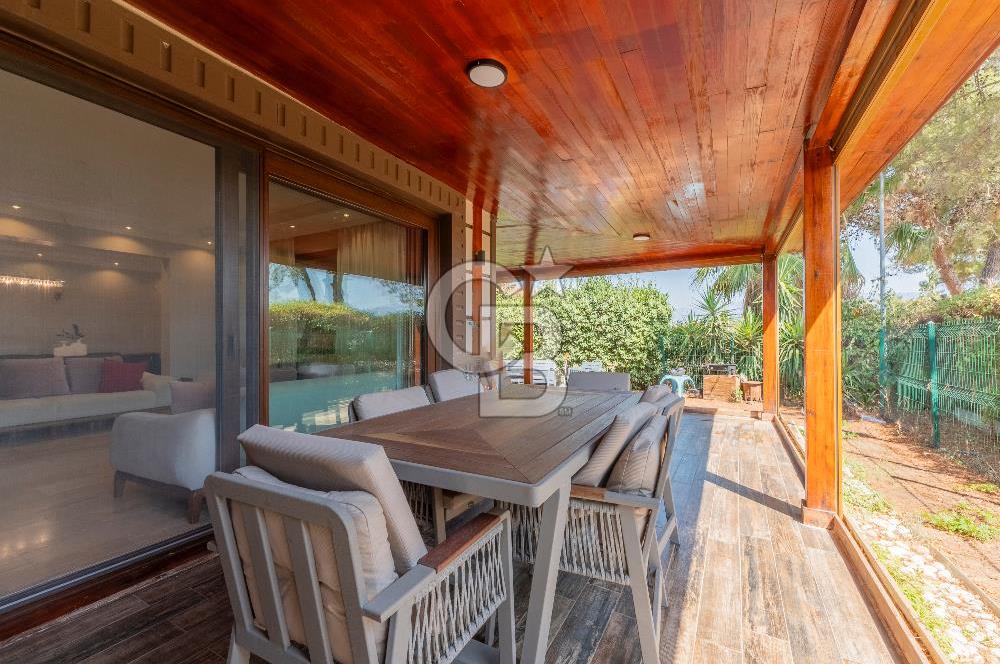 Kemalpaşa Villalar Bölgesinde 4+1 Triplex Villa