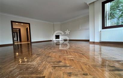 Caddebostan Plaj Yolun'da 4+1 Geniş ve Ferah Kiralık Daire