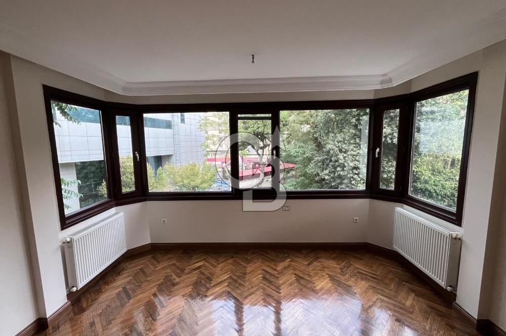 Caddebostan Plaj Yolun'da 4+1 Geniş ve Ferah Kiralık Daire