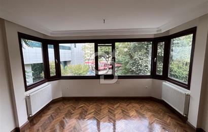 Caddebostan Plaj Yolun'da 4+1 Geniş ve Ferah Kiralık Daire