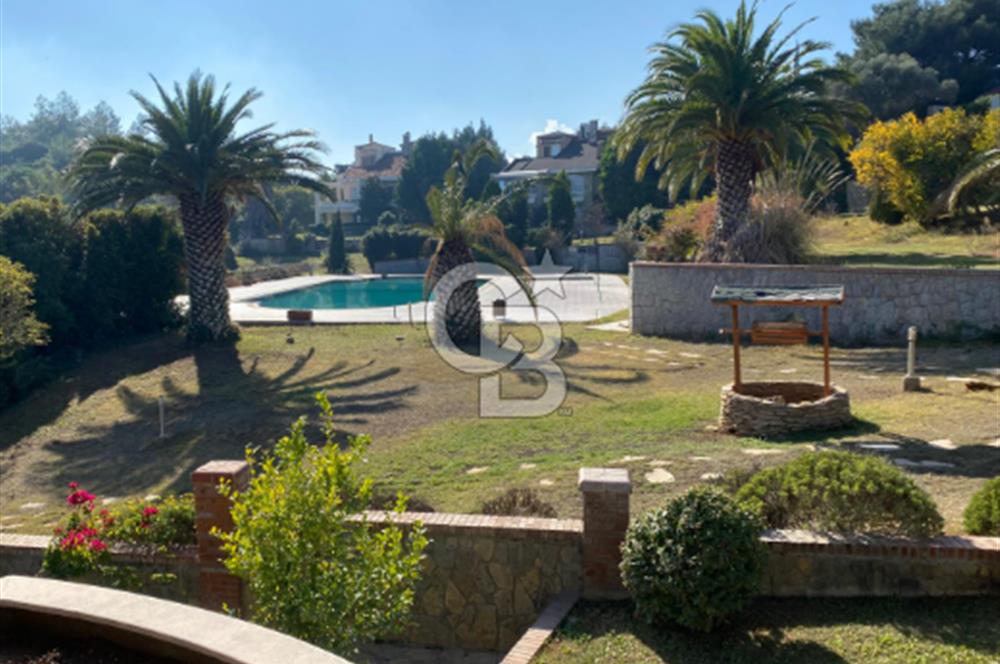 İskele Şirinoba Sitesi'de 7+1 Satılık Villa