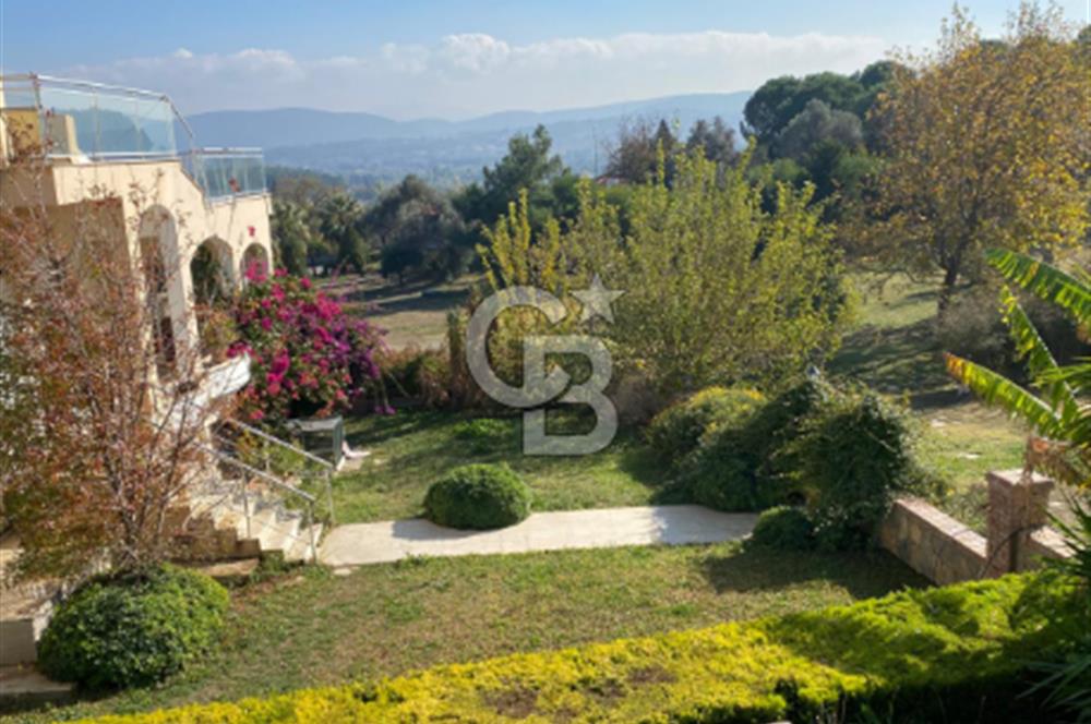 İskele Şirinoba Sitesi'de 7+1 Satılık Villa