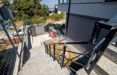 CB AMBIANCE I GÜMÜŞLÜK'TE LÜKS EŞYALI SATILIK 4+2 TRİPLEKS VİLLA