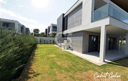 İzmir Çeşme Dalyan'da Sıfır/Müstakil/Havuzlu Satılık Lüks Villa