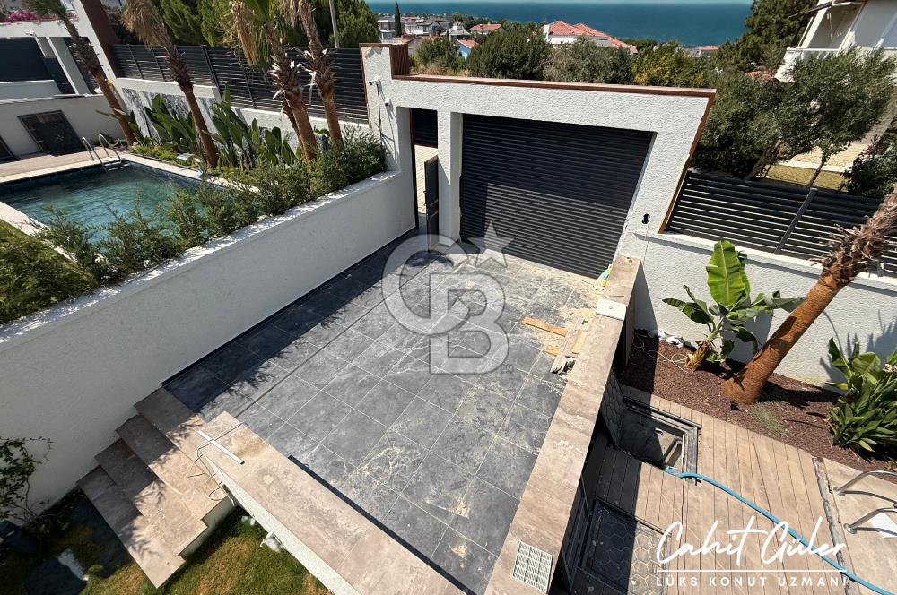 İzmir Çeşme Dalyan'da Sıfır/Müstakil/Havuzlu Satılık Lüks Villa
