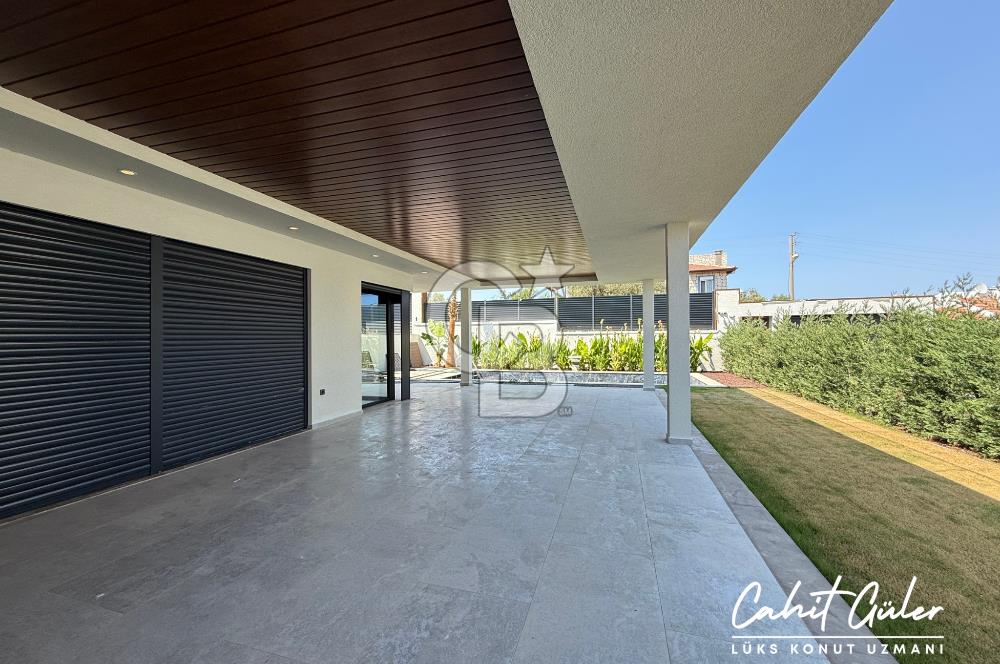 İzmir Çeşme Dalyan'da Sıfır/Müstakil/Havuzlu Satılık Lüks Villa