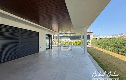 İzmir Çeşme Dalyan'da Sıfır/Müstakil/Havuzlu Satılık Lüks Villa