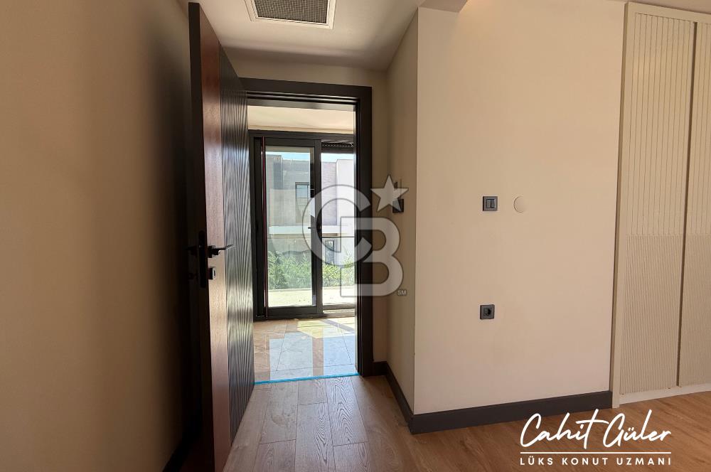 İzmir Çeşme Dalyan'da Sıfır/Müstakil/Havuzlu Satılık Lüks Villa