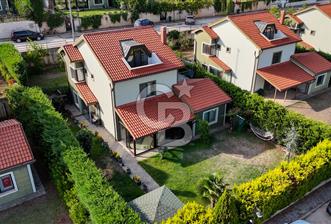 Tepeören Yaşam Evleri 5+2 Geniş Bahçeli Satılık Tripleks Villa