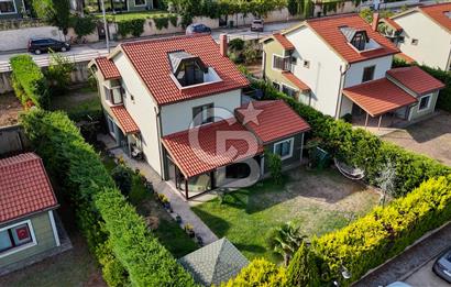 Tepeören Yaşam Evleri 5+2 Geniş Bahçeli Satılık Tripleks Villa