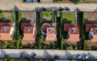 Tepeören Yaşam Evleri 5+2 Geniş Bahçeli Satılık Tripleks Villa