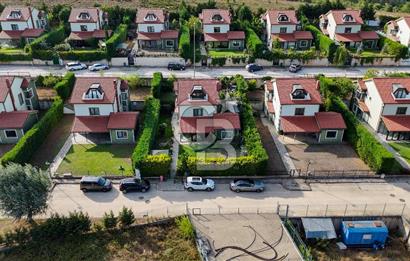 Tepeören Yaşam Evleri 5+2 Geniş Bahçeli Satılık Tripleks Villa