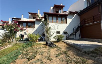 Deniz Manzaralı Tadilatlı Site İçinde Dubleks Yazlık