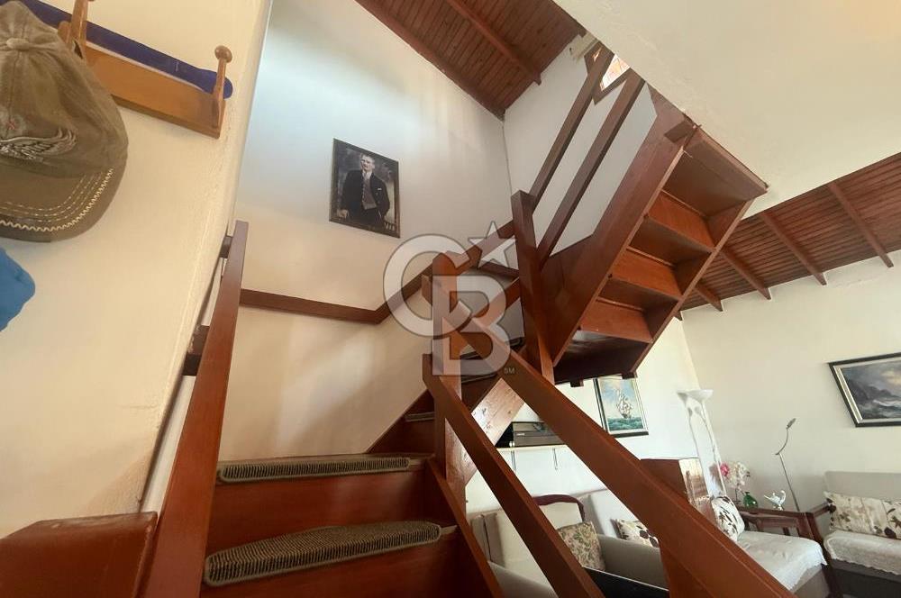 Deniz Manzaralı Tadilatlı Site İçinde Dubleks Yazlık