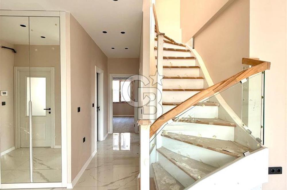 Bostancıda sıfır binada 4+2 satılık dubleks daire.