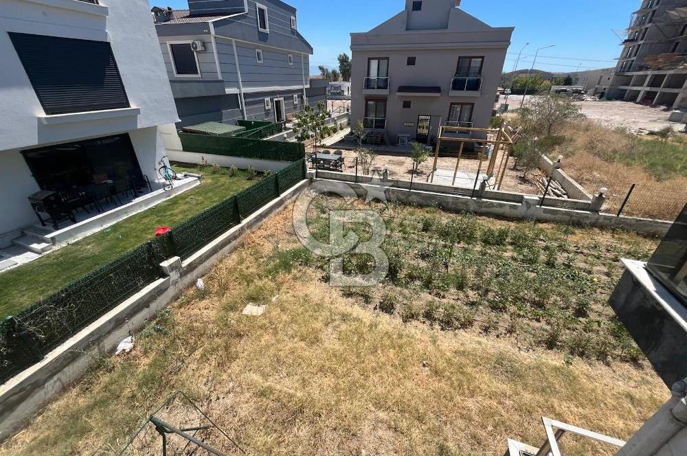 Foça yolu Villakent girişi 1+1 eşyalı kiralık daire