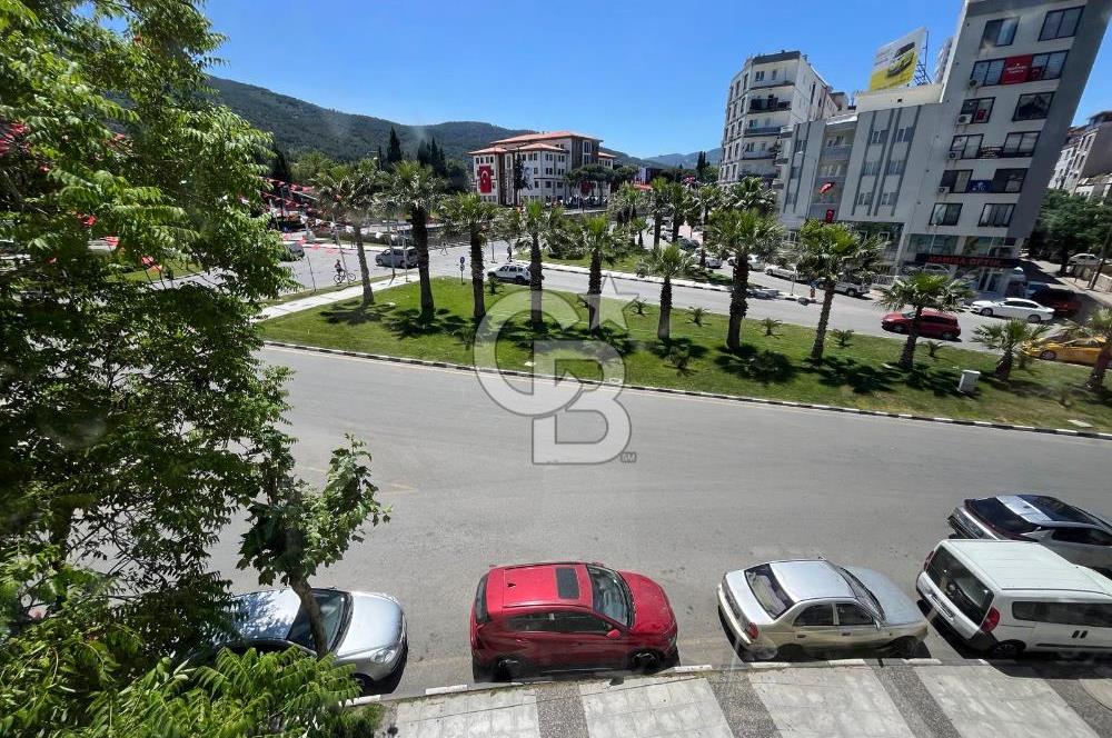 Manisa Merkezde Bulvar Üstünde 3+1 Daire