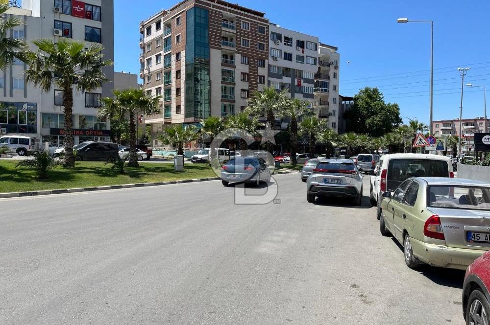 Manisa Merkezde Bulvar Üstünde 3+1 Daire