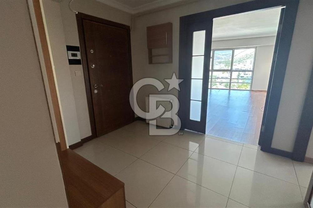 KARŞIYAKA ÖRNEKKÖYDE EBEVEYN BANYOLU KİRALIK GENİŞ 3+1 DAİRE