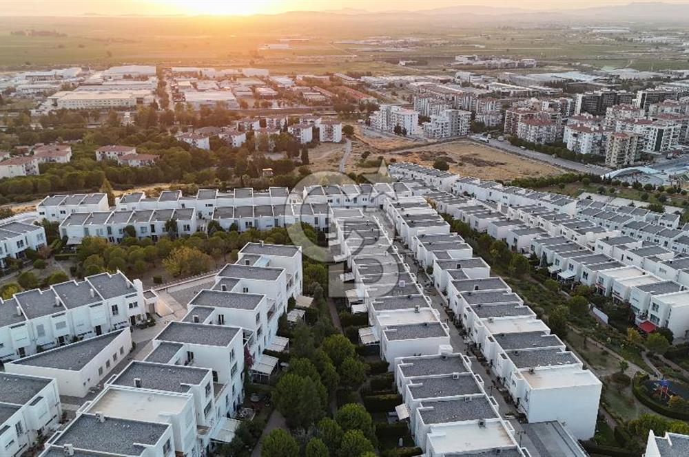 35. Sokak Sitesi Önü Açık Balkonlu Satılık 3+1 Dubleks
