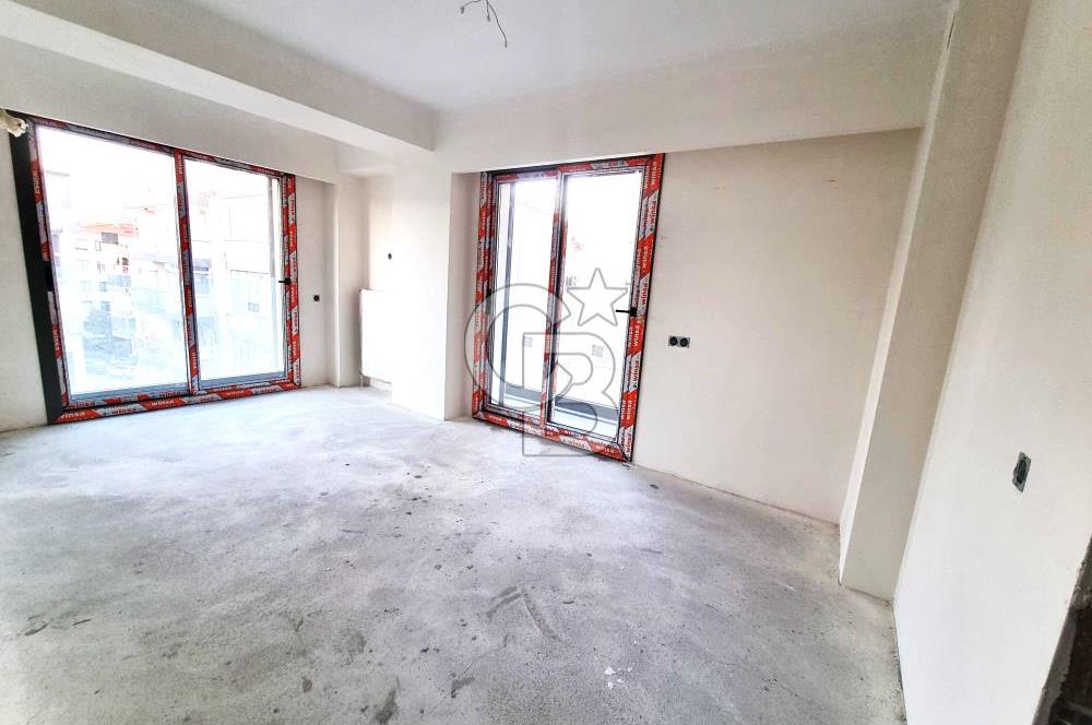 KARŞIYAKA BOSTANLI YALI'DA YENİ BİNA 3+1 SATILIK DAİRE....