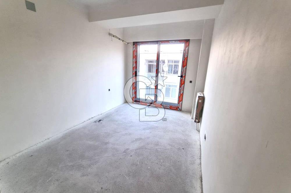 KARŞIYAKA BOSTANLI YALI'DA YENİ BİNA 3+1 SATILIK DAİRE....