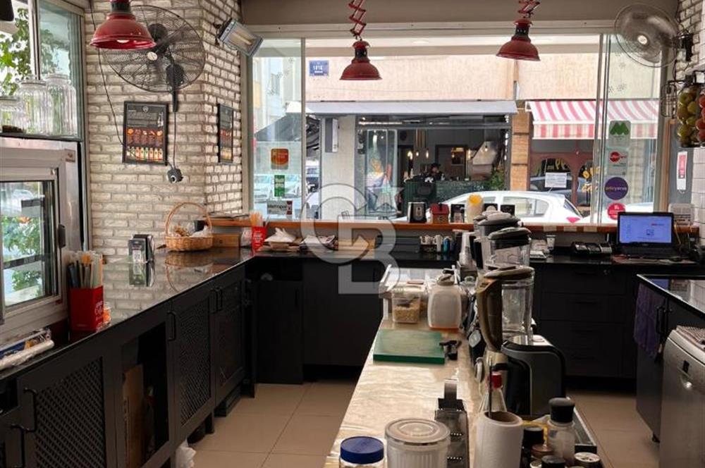 Bostanlı Çarşı SokağInda Devren Cafe