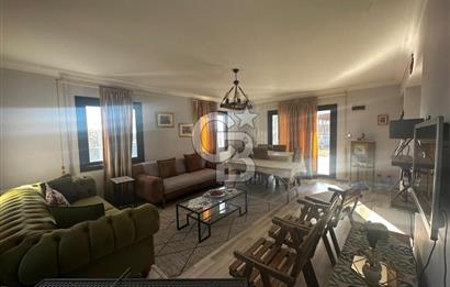 BORNOVA YAKAKÖYDE UYGUN FİYATLI SATILIK DUBLEKS HAVUZLU VİLLA