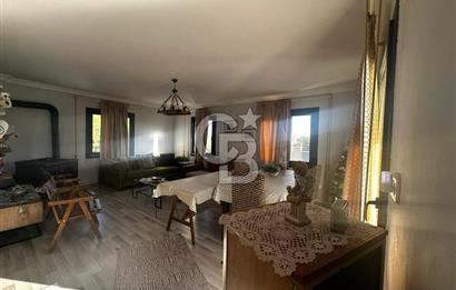 BORNOVA YAKAKÖYDE UYGUN FİYATLI SATILIK DUBLEKS HAVUZLU VİLLA