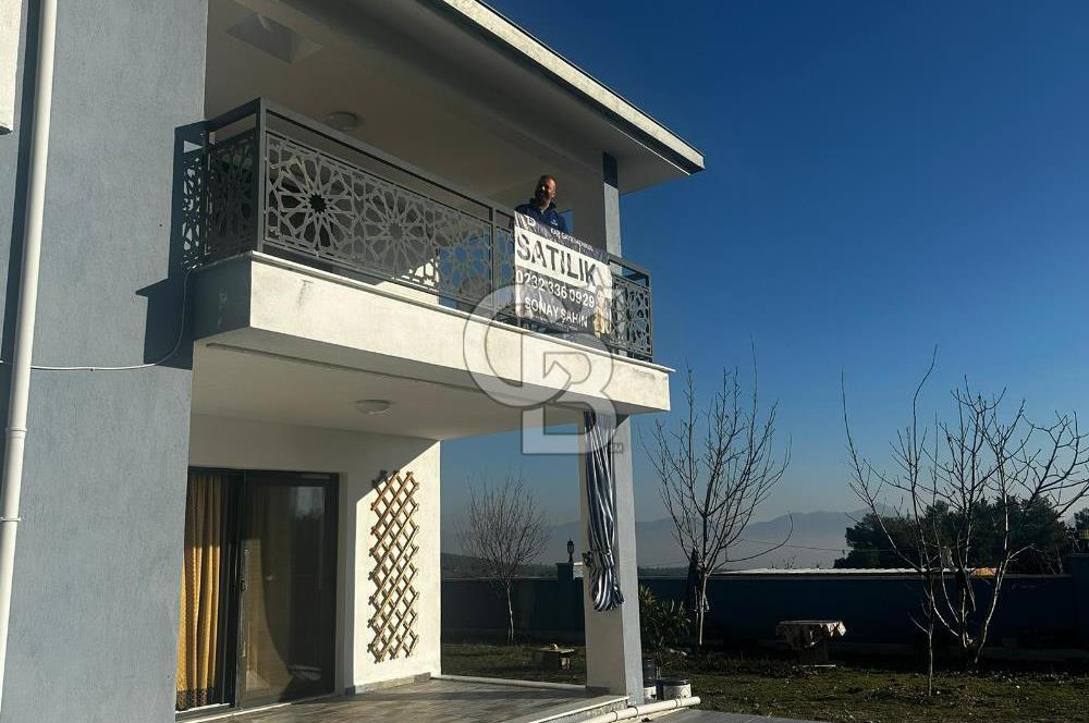 BORNOVA YAKAKÖYDE UYGUN FİYATLI SATILIK DUBLEKS HAVUZLU VİLLA