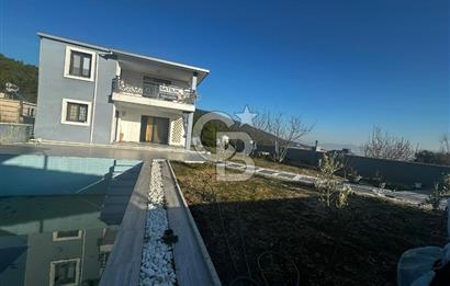 BORNOVA YAKAKÖYDE UYGUN FİYATLI SATILIK DUBLEKS HAVUZLU VİLLA
