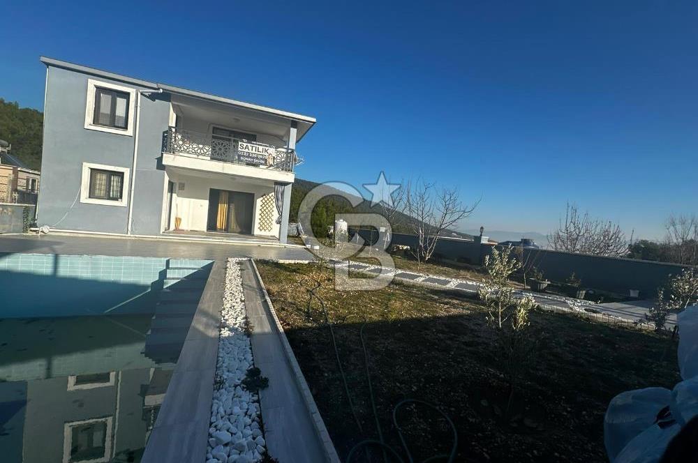 BORNOVA YAKAKÖYDE UYGUN FİYATLI SATILIK DUBLEKS HAVUZLU VİLLA