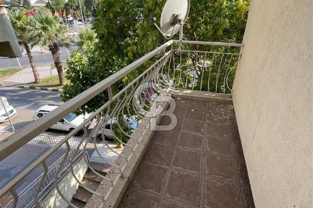Manisa Merkezde Bulvar Üstünde 3+1 Daire