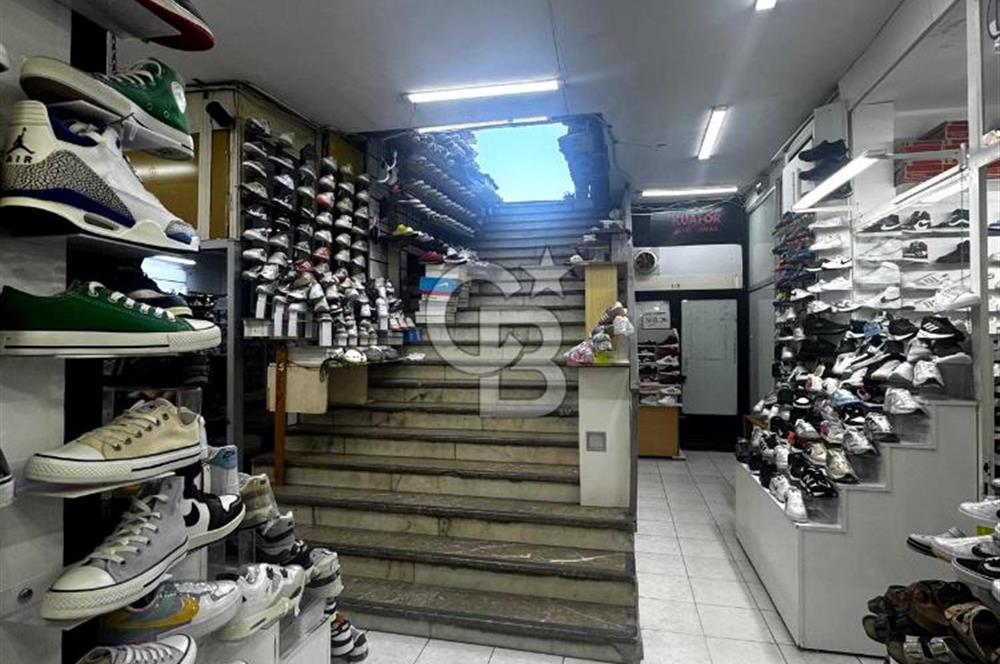 BAKIRKÖY MEYDAN'DA SATILIK DÜKKAN