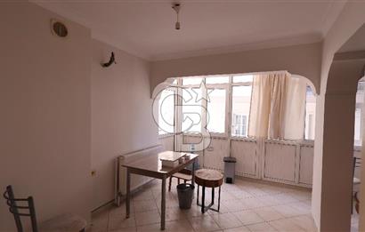 İnönü Cad. üzeri Göztepe Stadı karşısı mükemmel konumlu daire..