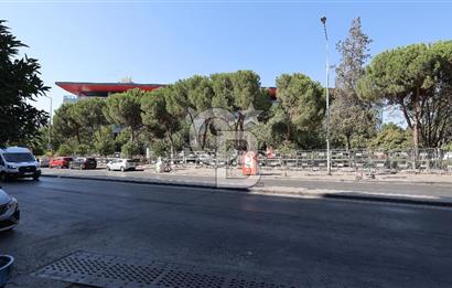 İnönü Cad. üzeri Göztepe Stadı karşısı mükemmel konumlu daire..