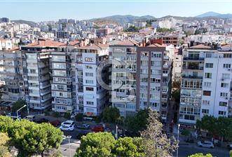 İnönü Cad. üzeri Göztepe Stadı karşısı mükemmel konumlu daire..