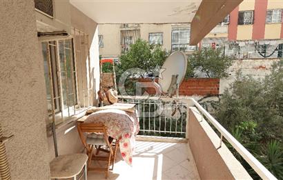 İnönü Cad. üzeri Göztepe Stadı karşısı mükemmel konumlu daire..
