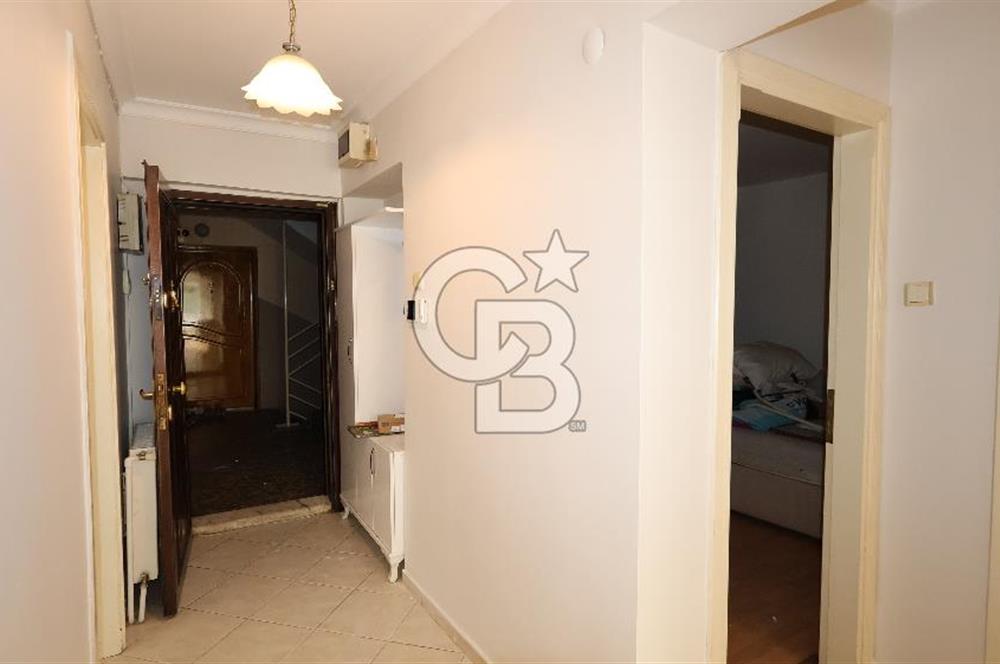 İnönü Cad. üzeri Göztepe Stadı karşısı mükemmel konumlu daire..